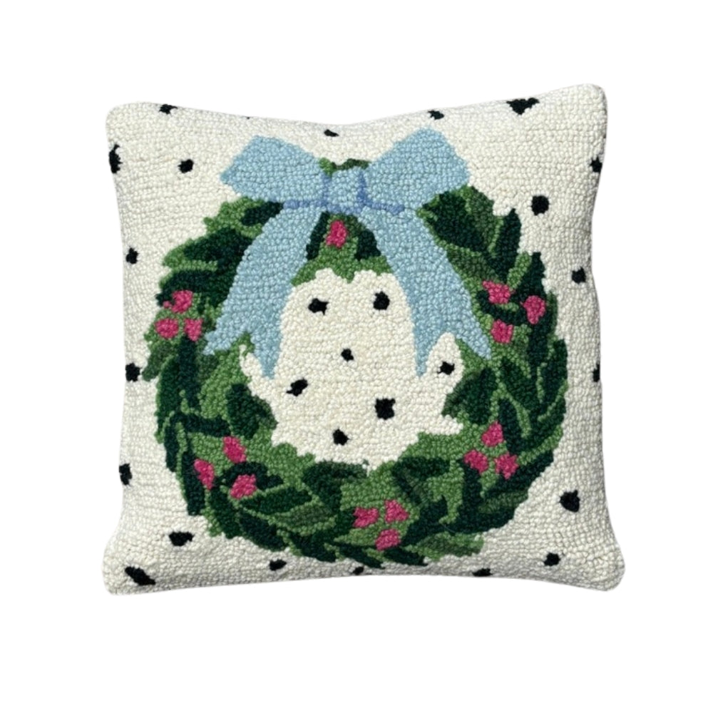 Spotted Holiday Wreath 14" x 14" Hook Pillow