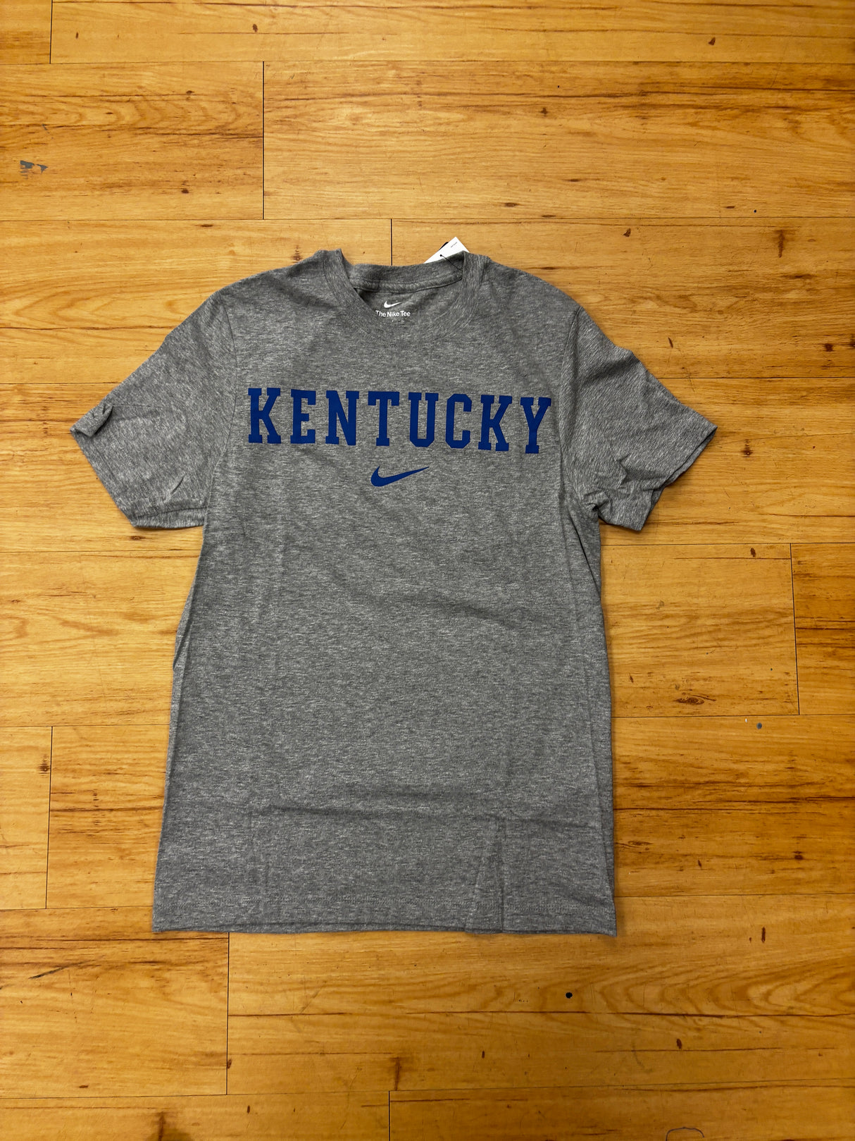 Camiseta de manga corta con logo de UK Essentials